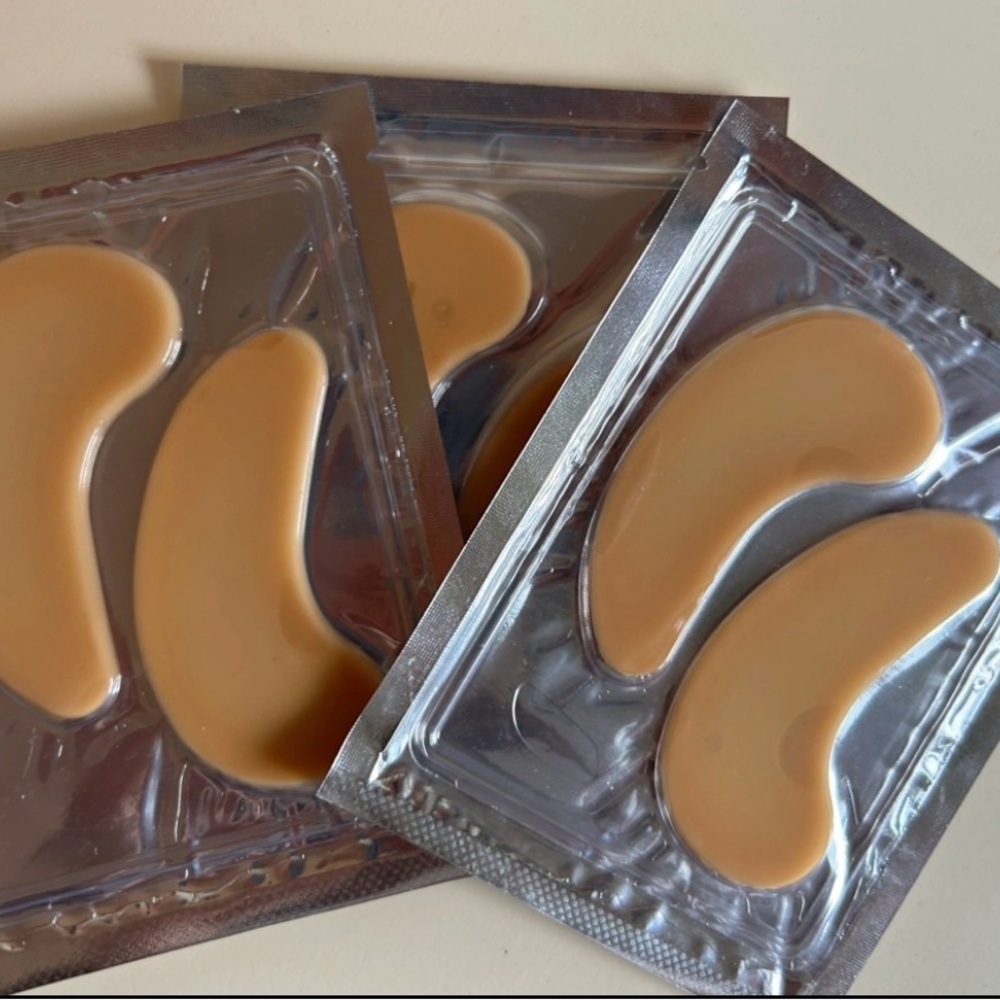 Revitalizing Eye Masks